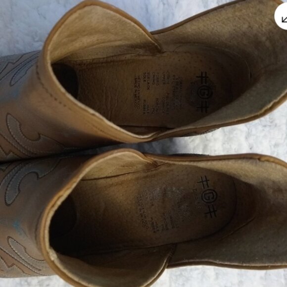 Circle G Embroidered booties NW BOX 10 M - Picture 4 of 6